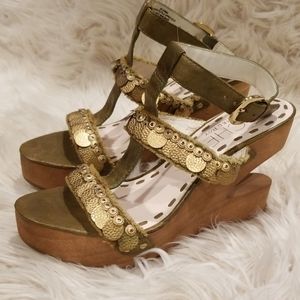 Rachel Roy, gold & olive, leather wedge, sz 7.5